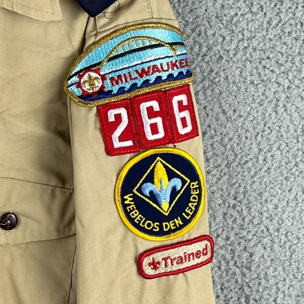 Official Boy Scouts of America BSA Shirt Mens Medium Long Sleeve Sewn on patches